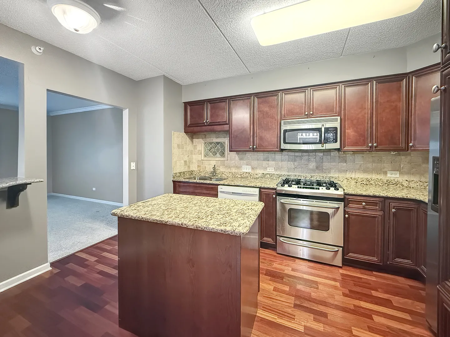 701 W Rand Rd, ,  60004, USA 60004-Arlington Heights-IL