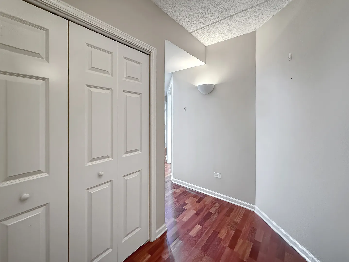 701 W Rand Rd, ,  60004, USA 60004-Arlington Heights-IL