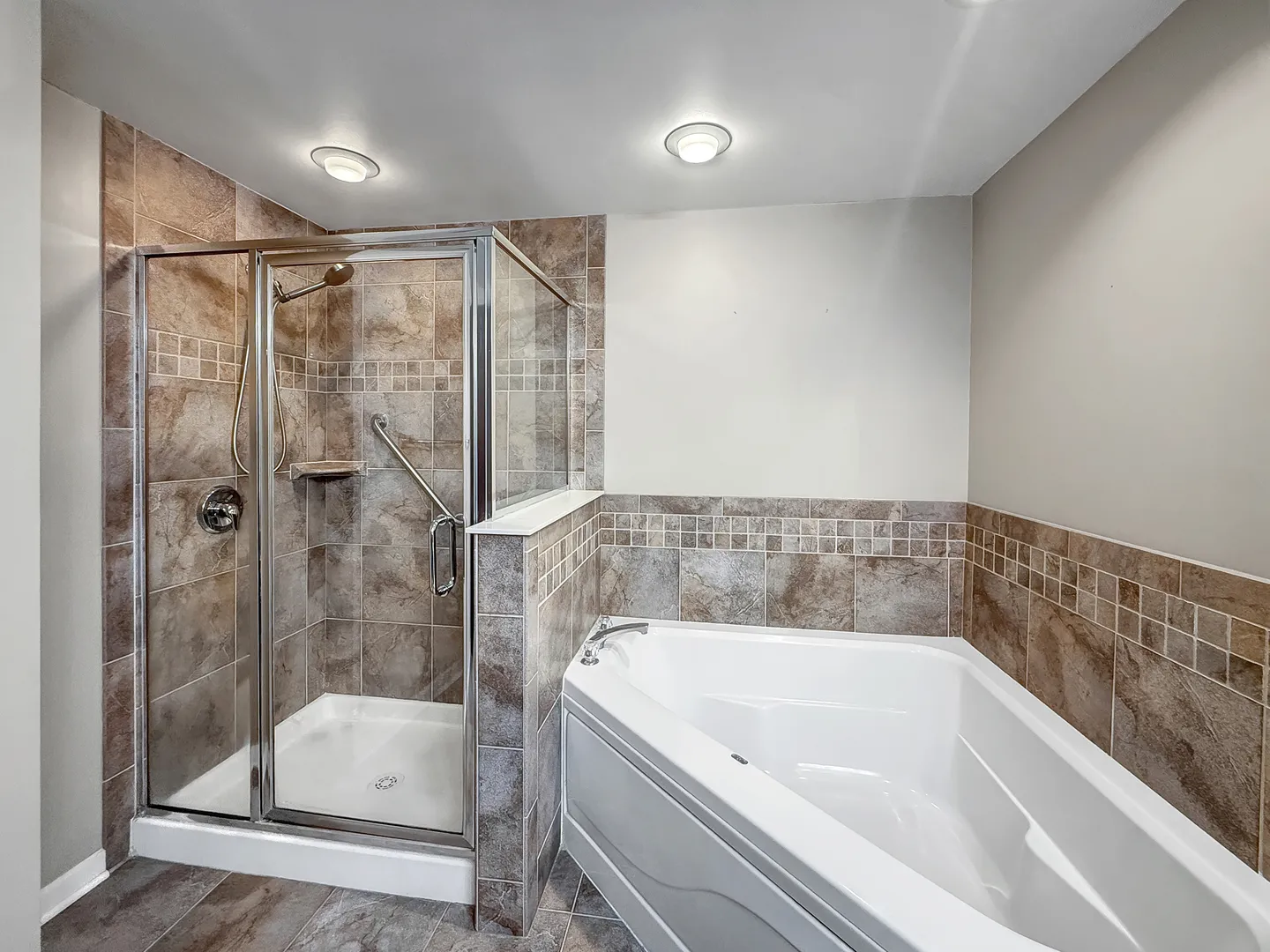 701 W Rand Rd, ,  60004, USA 60004-Arlington Heights-IL