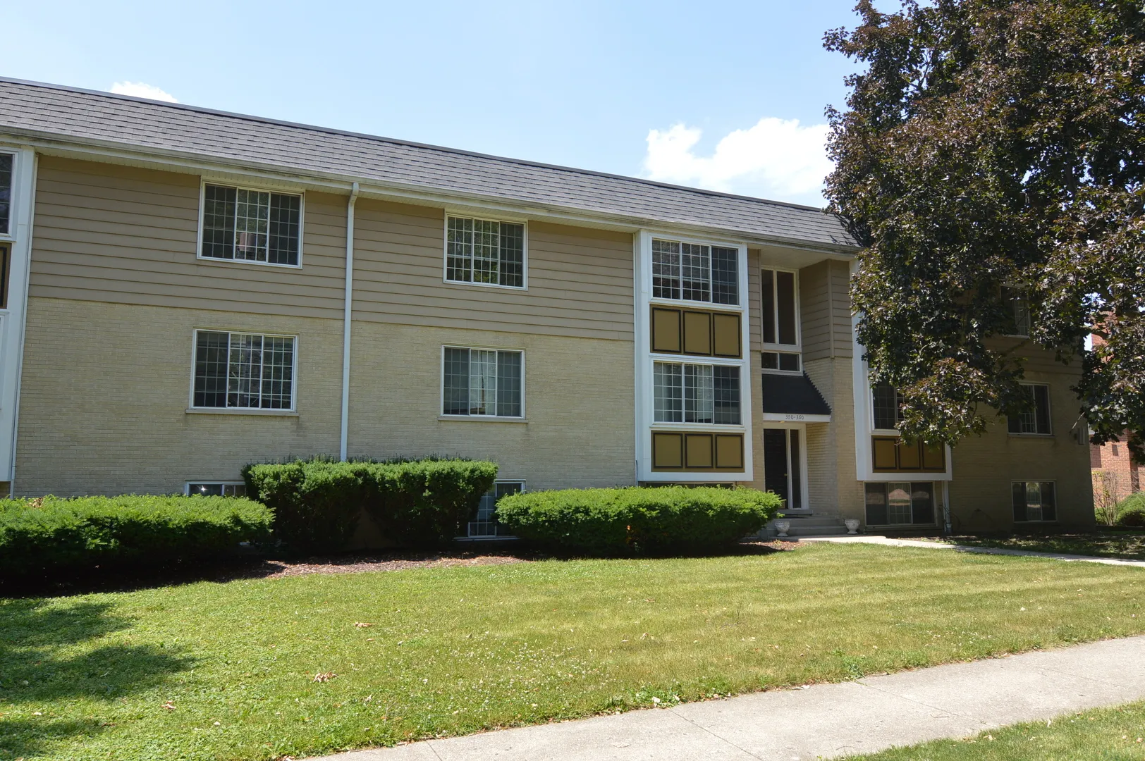 370 S Eastern Ave, , 60010, USA 60010-Barrington-IL