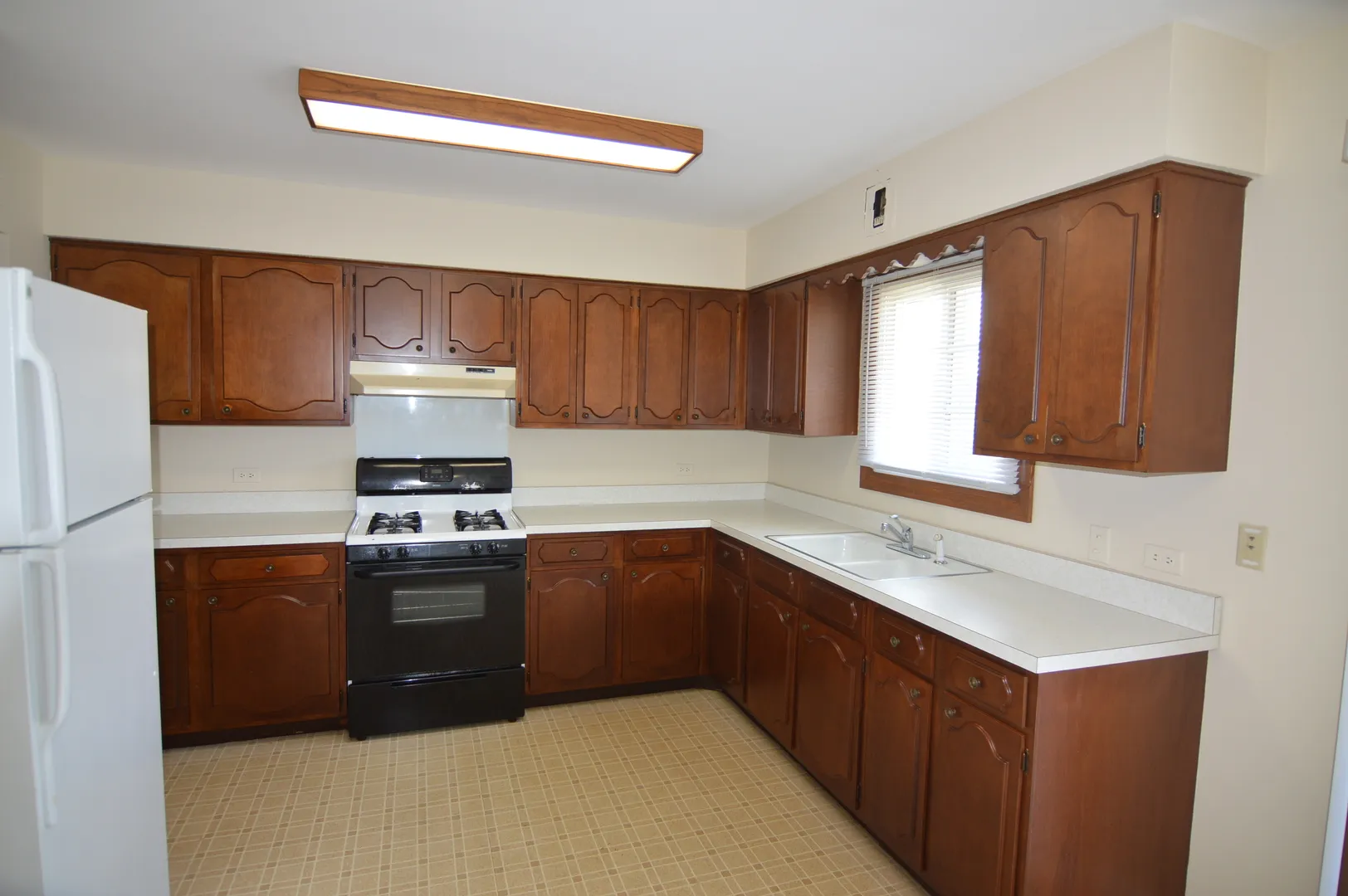 370 S Eastern Ave, , 60010, USA 60010-Barrington-IL