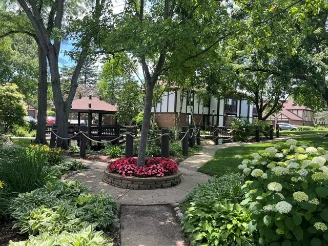 880 Johnstown Ln, , 60189, USA 60189-Wheaton-IL