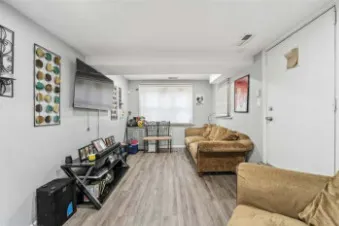 7038 S Woodlawn Ave, , 60637, USA 60637-Chicago-IL