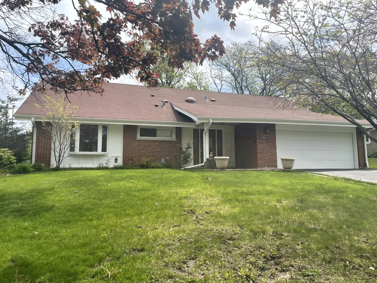 2S525 Lloyd Ave, ,  60148, USA 60148-Lombard-IL