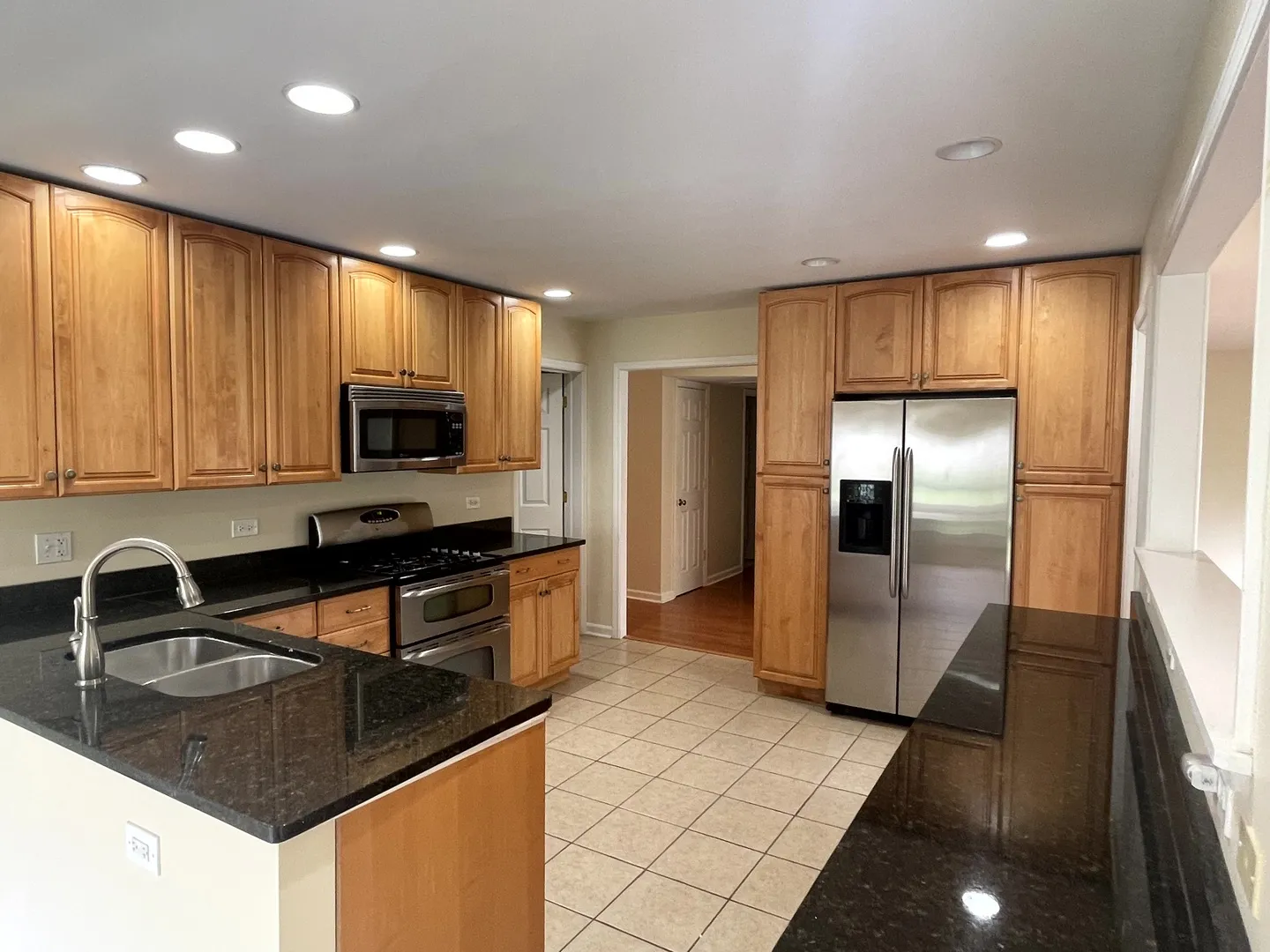 2S525 Lloyd Ave, ,  60148, USA 60148-Lombard-IL