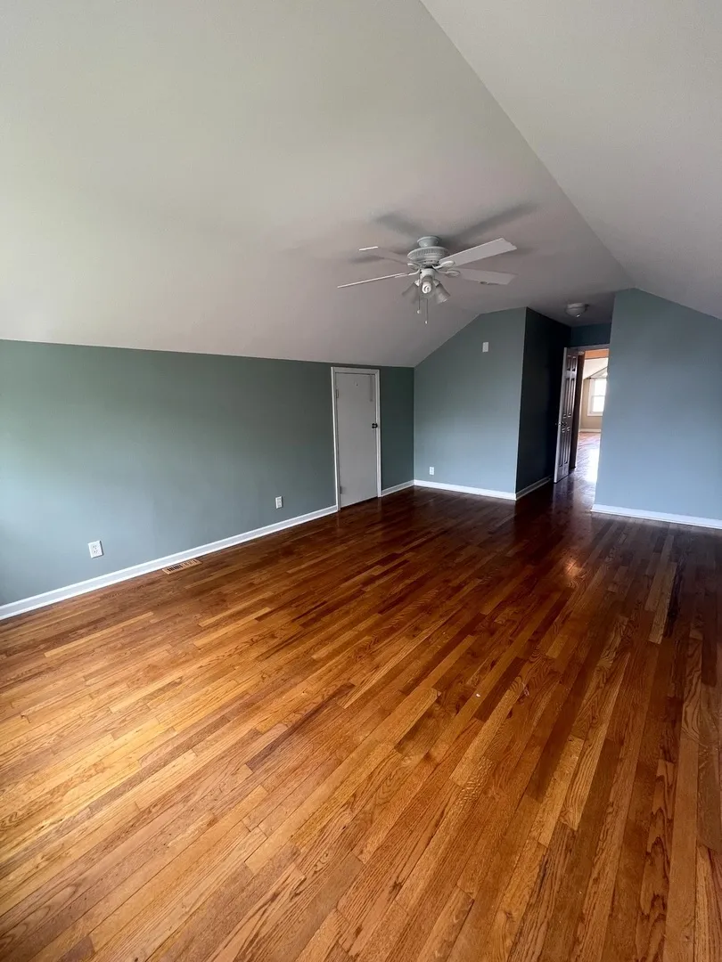 2S525 Lloyd Ave, ,  60148, USA 60148-Lombard-IL