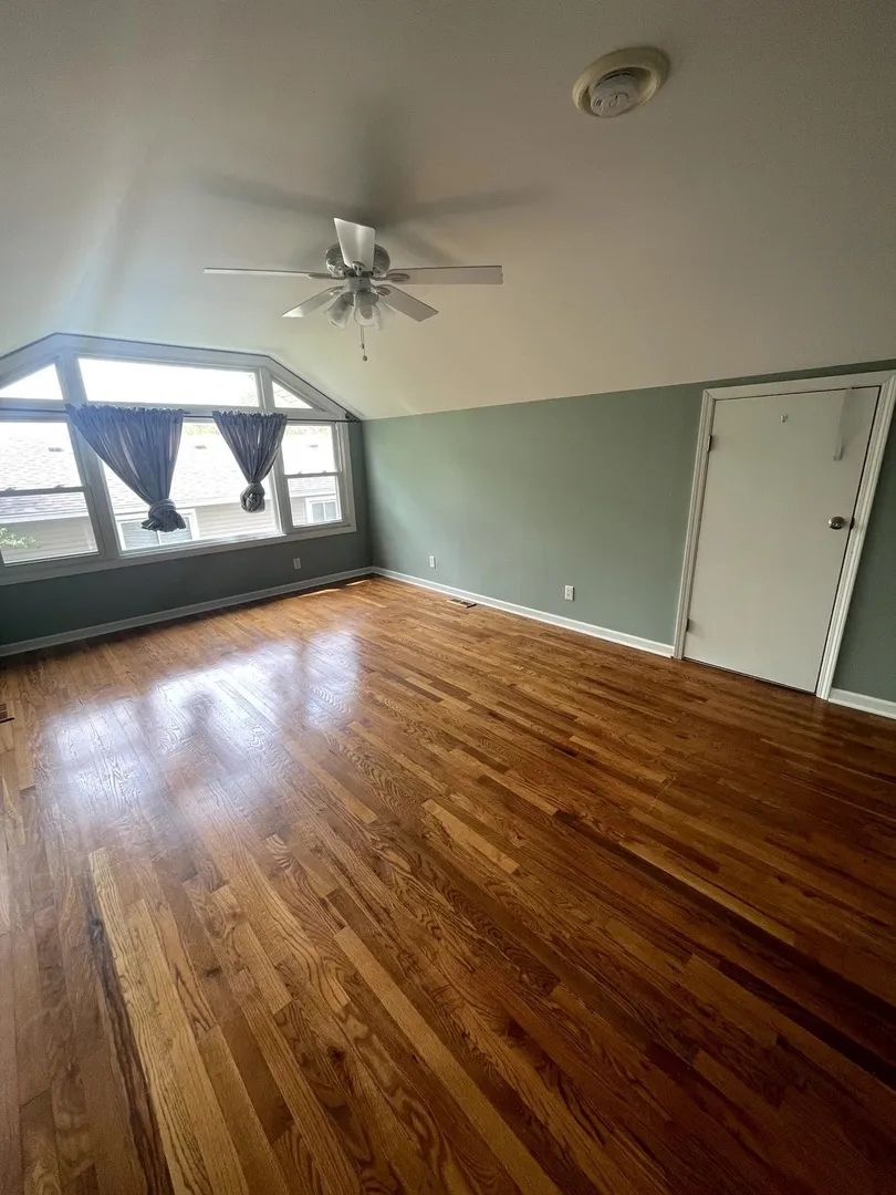 2S525 Lloyd Ave, ,  60148, USA 60148-Lombard-IL