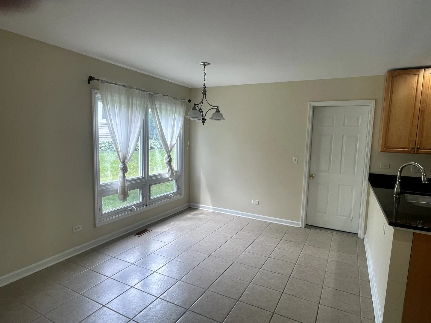 2S525 Lloyd Ave, ,  60148, USA 60148-Lombard-IL
