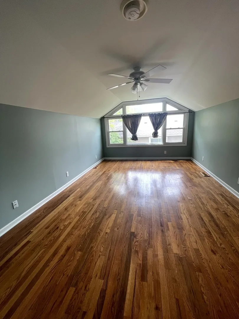 2S525 Lloyd Ave, ,  60148, USA 60148-Lombard-IL