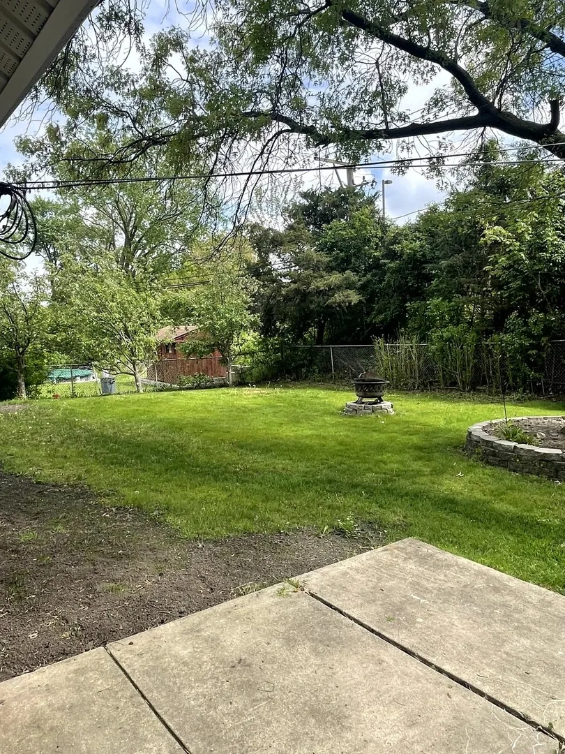 2S525 Lloyd Ave, ,  60148, USA 60148-Lombard-IL