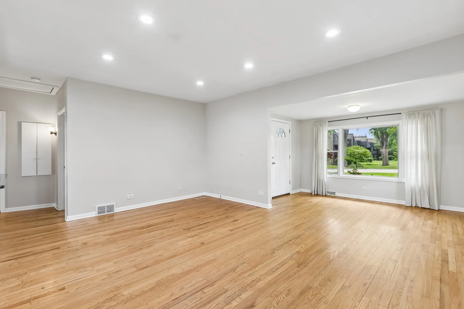 255 N Happ Rd, , 60093, USA 60093-Northfield-IL