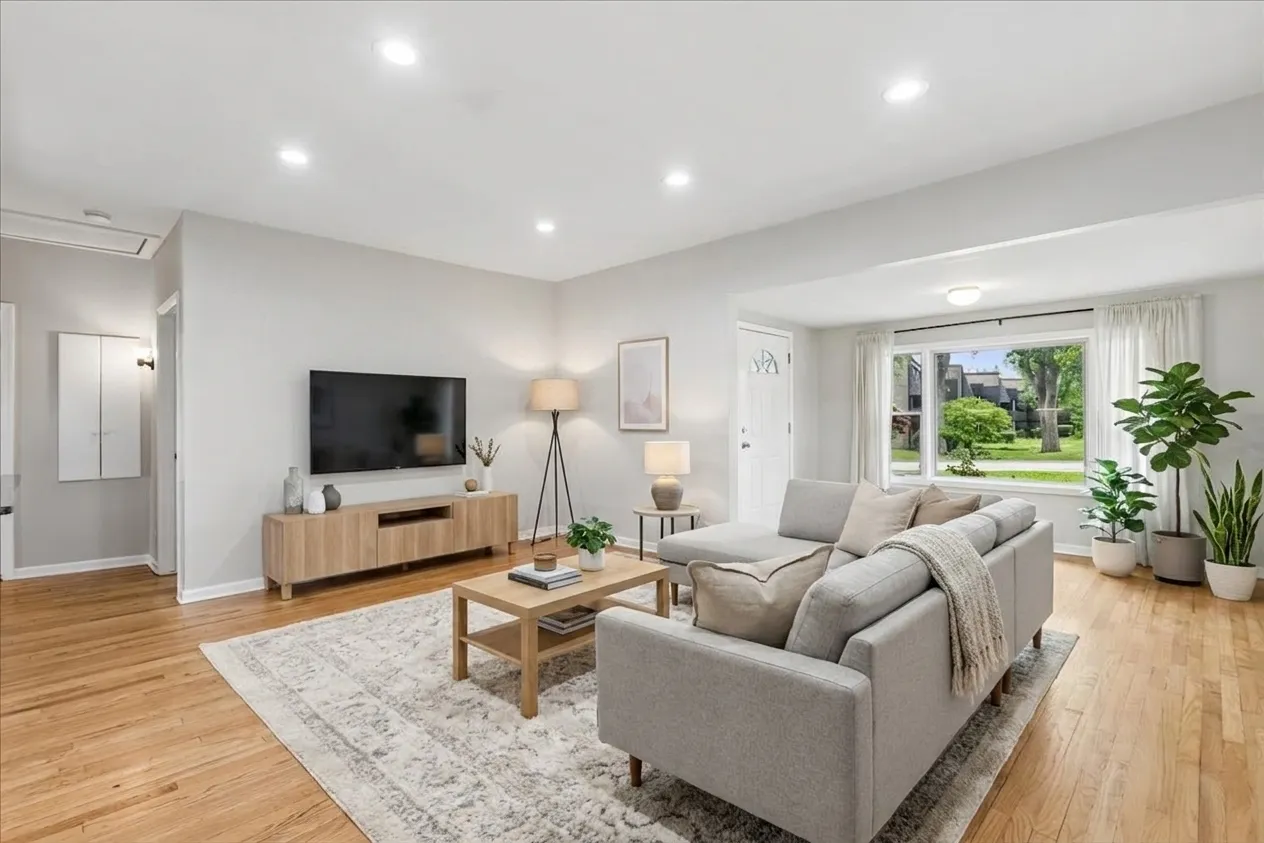 255 N Happ Rd, , 60093, USA 60093-Northfield-IL