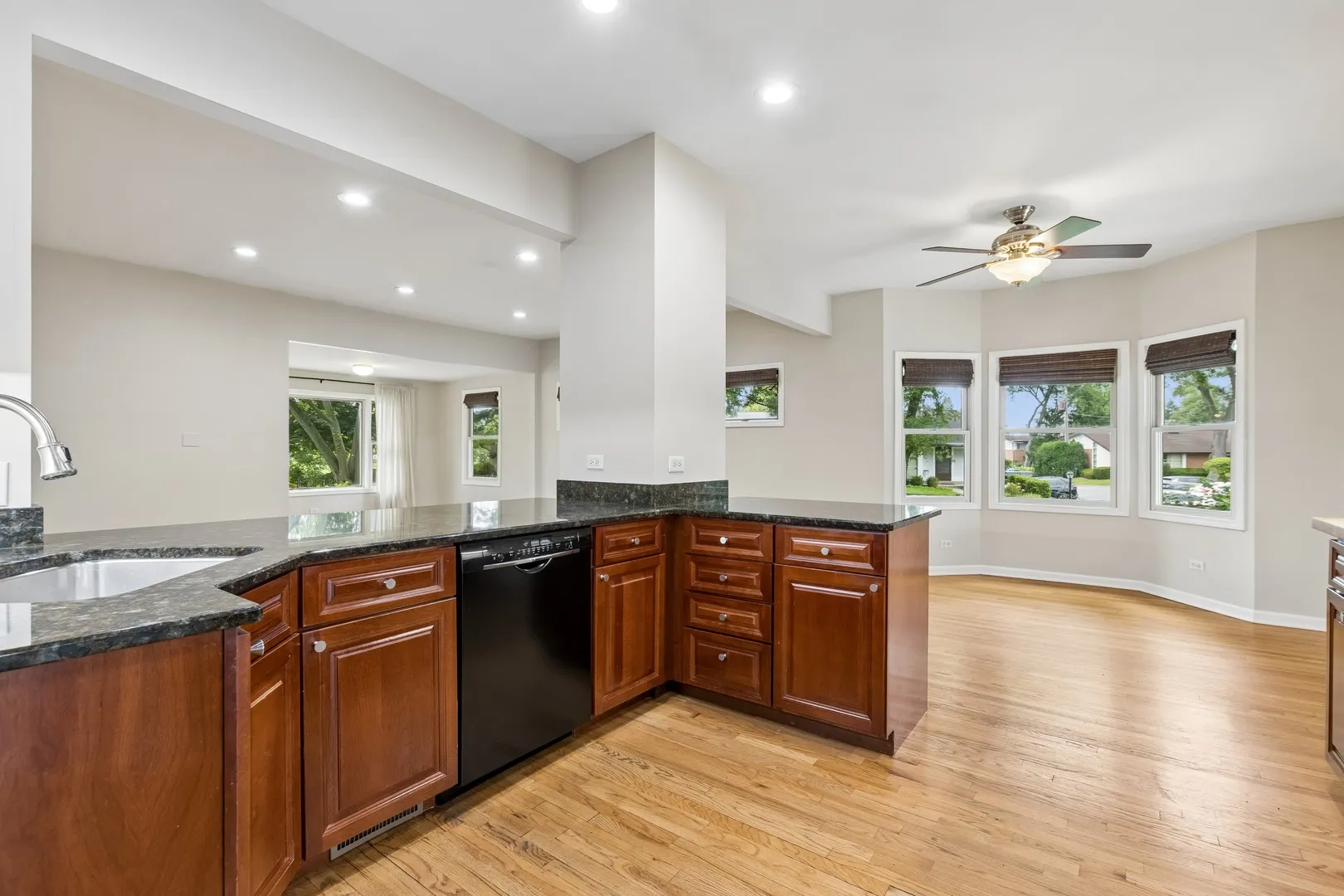 255 N Happ Rd, , 60093, USA 60093-Northfield-IL