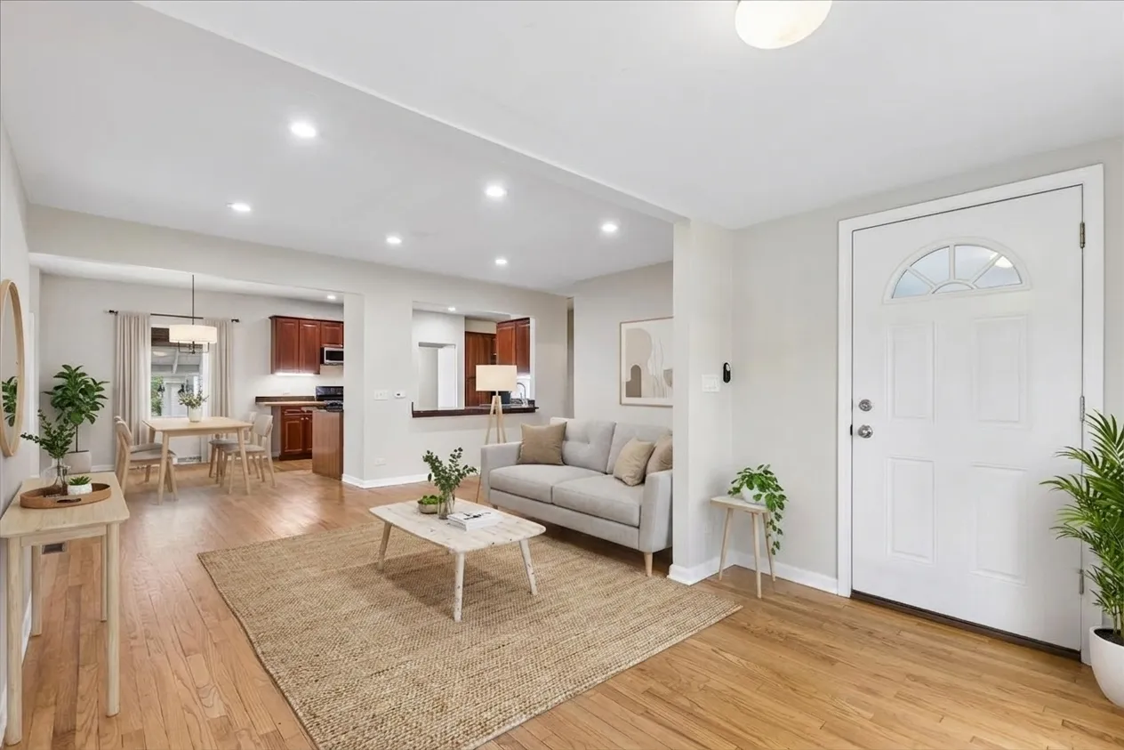 255 N Happ Rd, , 60093, USA 60093-Northfield-IL