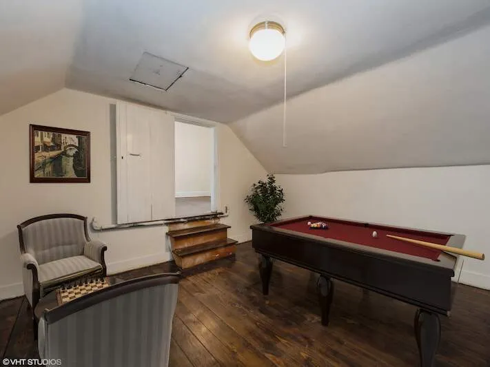 209 W Main St, ,  60010, USA 60010-Barrington-IL