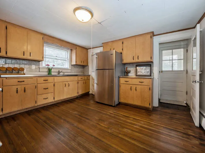 209 W Main St, ,  60010, USA 60010-Barrington-IL
