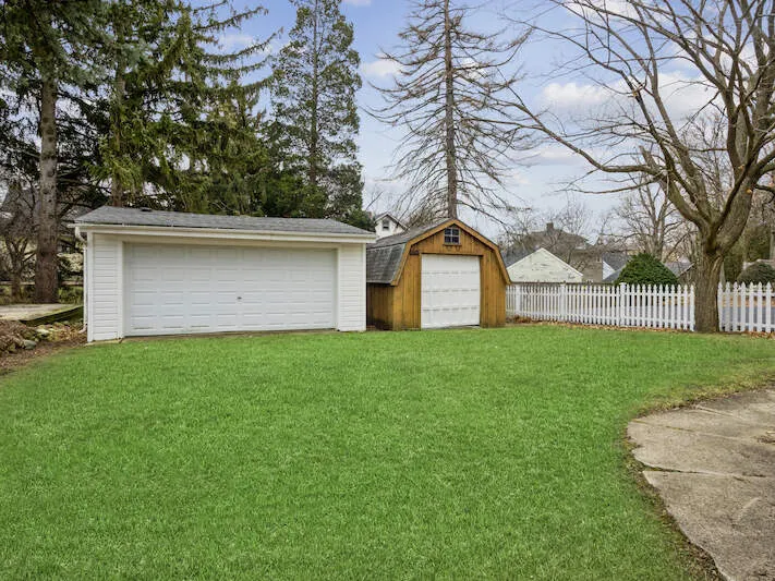 209 W Main St, ,  60010, USA 60010-Barrington-IL