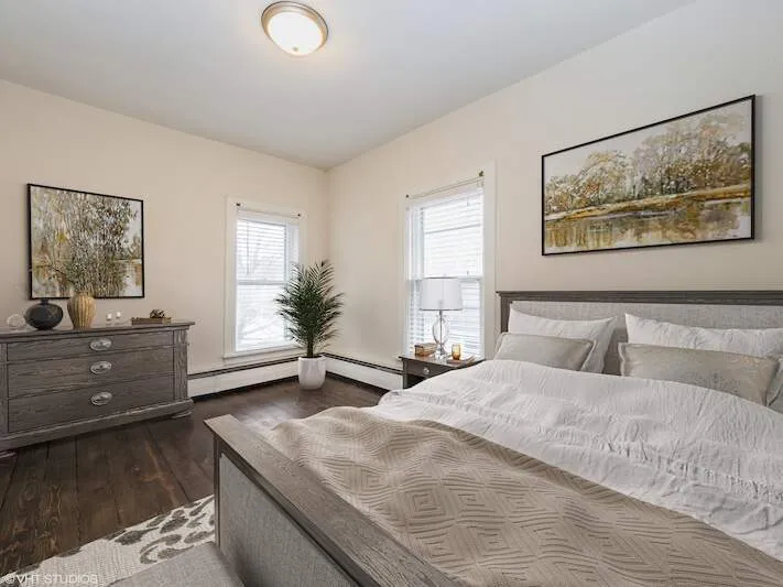 209 W Main St, ,  60010, USA 60010-Barrington-IL