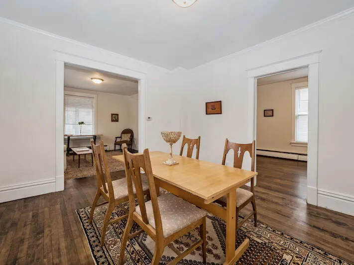209 W Main St, ,  60010, USA 60010-Barrington-IL