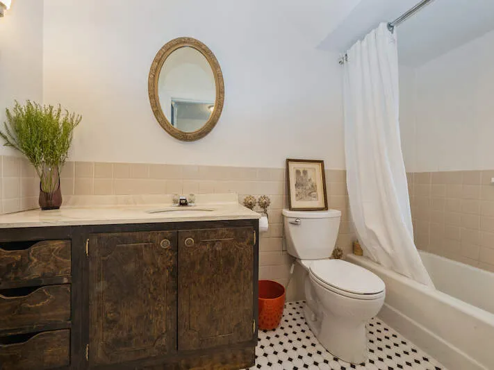 209 W Main St, ,  60010, USA 60010-Barrington-IL