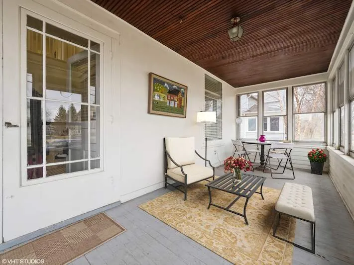 209 W Main St, ,  60010, USA 60010-Barrington-IL
