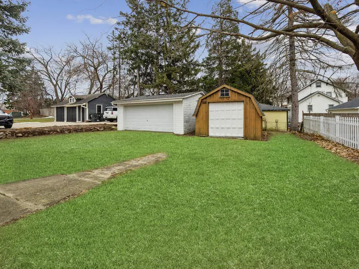 209 W Main St, ,  60010, USA 60010-Barrington-IL