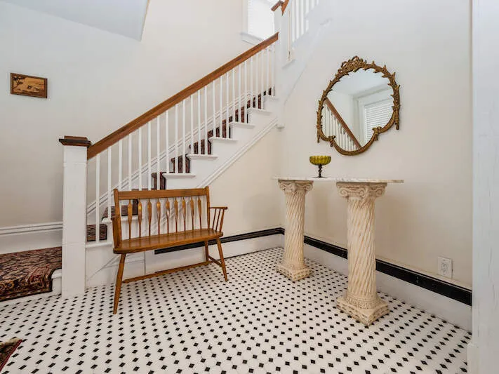 209 W Main St, ,  60010, USA 60010-Barrington-IL
