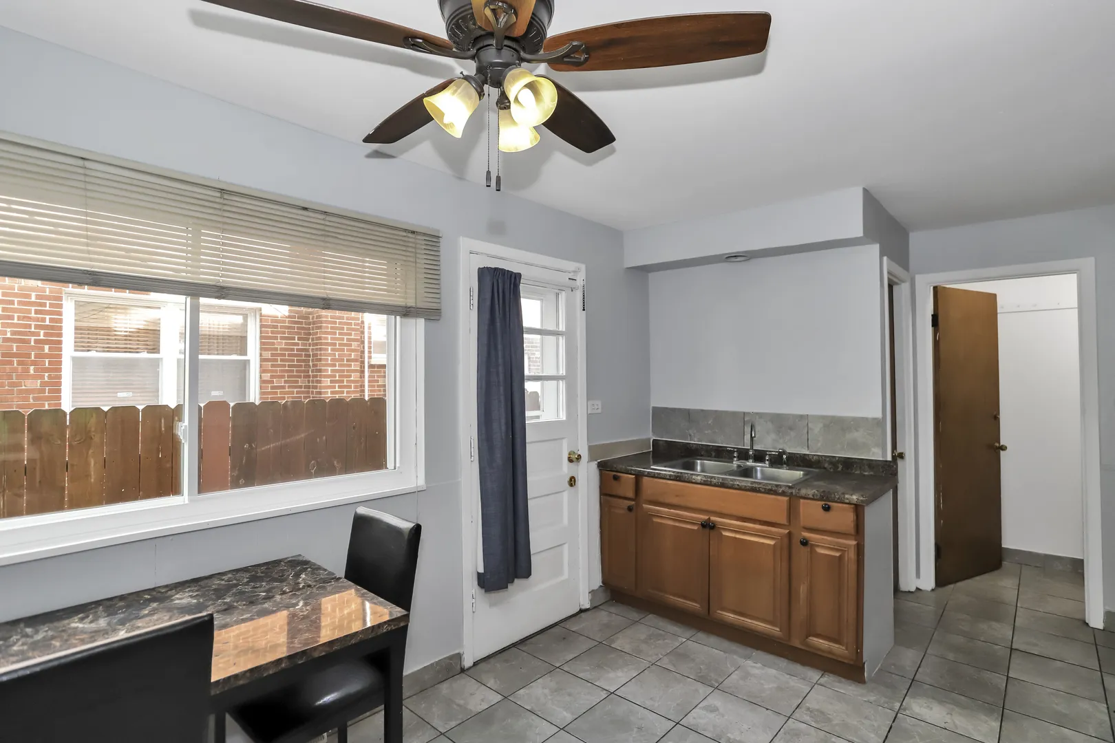 4843 Elm St, , 60077, USA 60076-Skokie-IL
