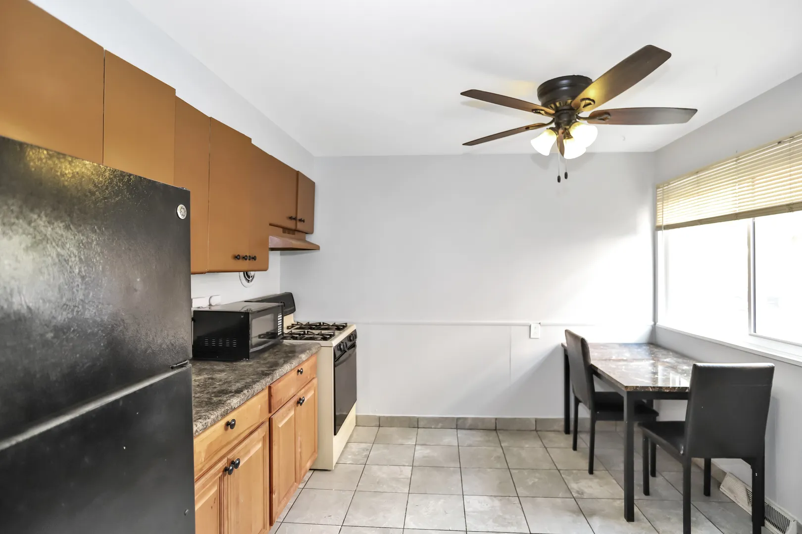 4843 Elm St, , 60077, USA 60076-Skokie-IL