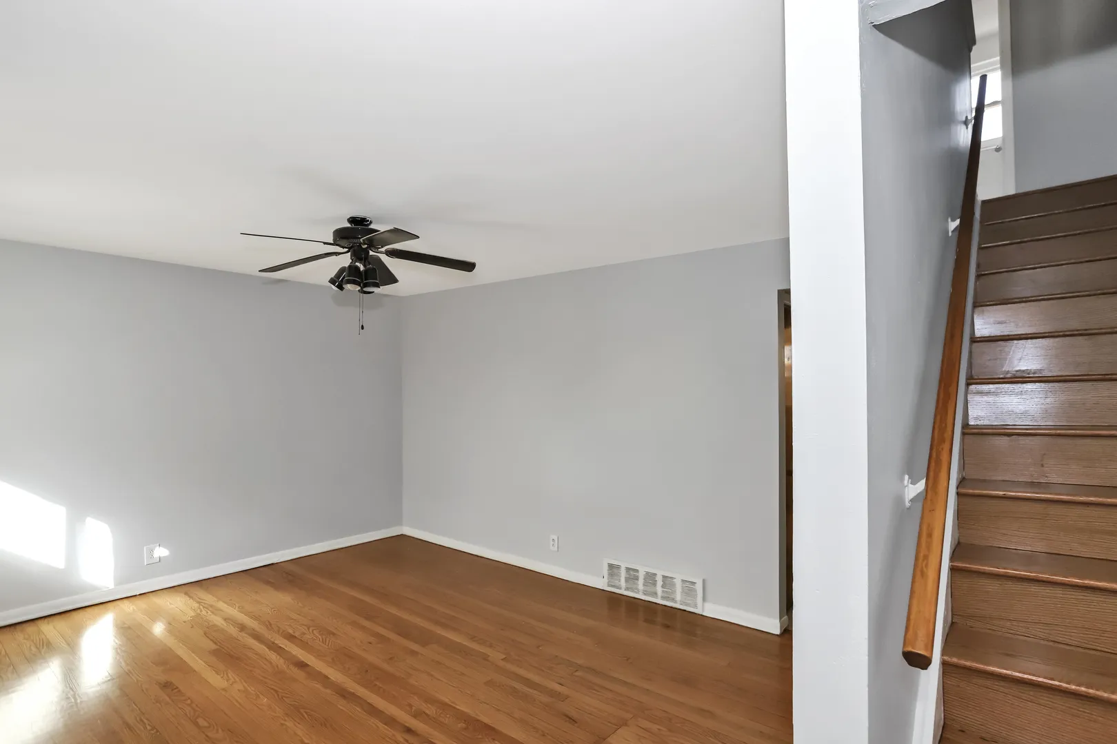 4843 Elm St, , 60077, USA 60076-Skokie-IL