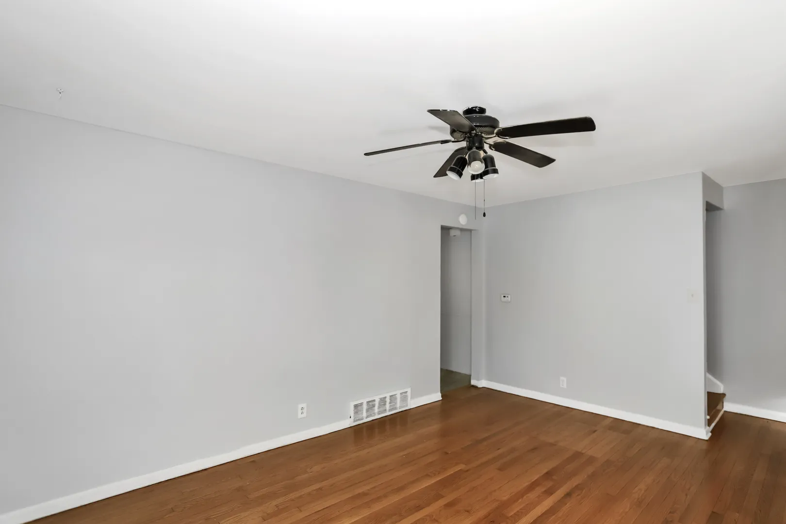 4843 Elm St, , 60077, USA 60076-Skokie-IL
