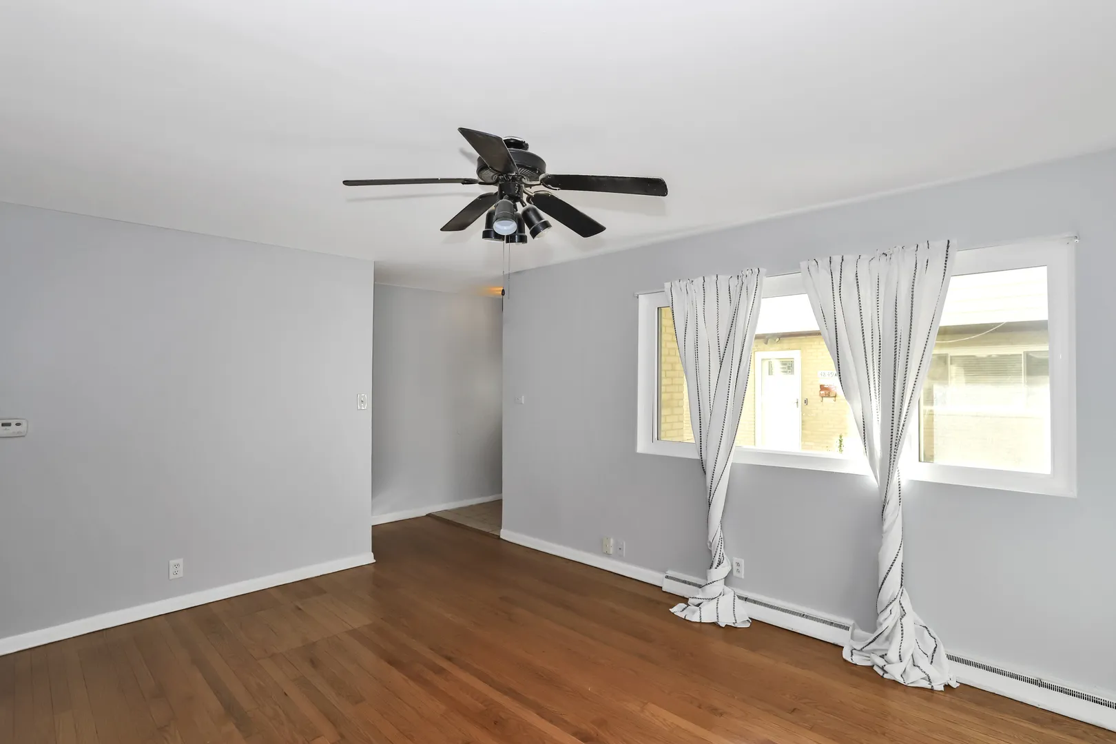 4843 Elm St, , 60077, USA 60076-Skokie-IL