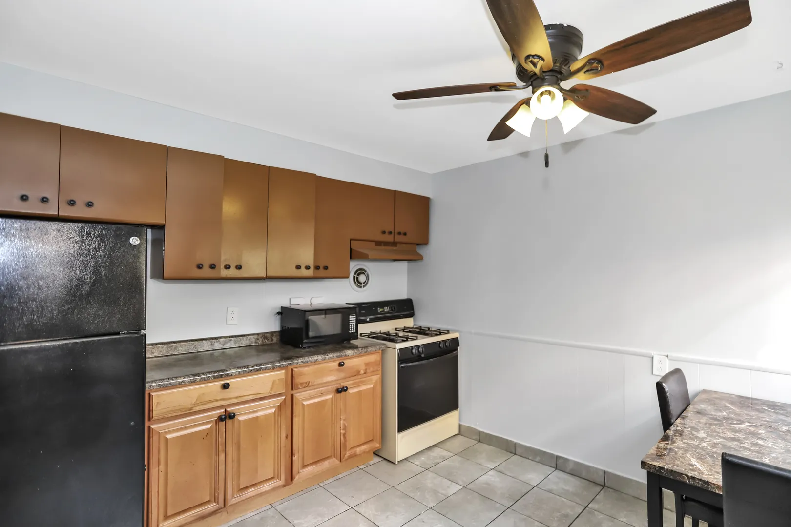 4843 Elm St, , 60077, USA 60076-Skokie-IL