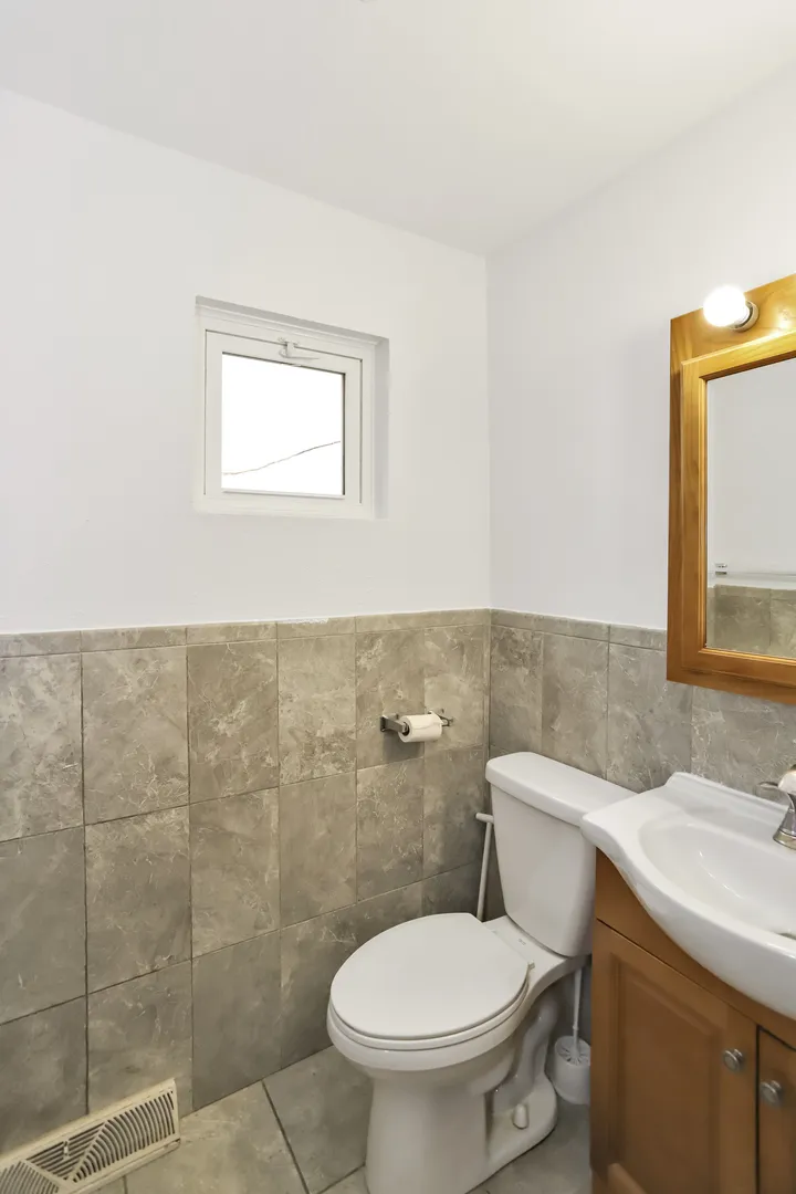 4843 Elm St, , 60077, USA 60076-Skokie-IL