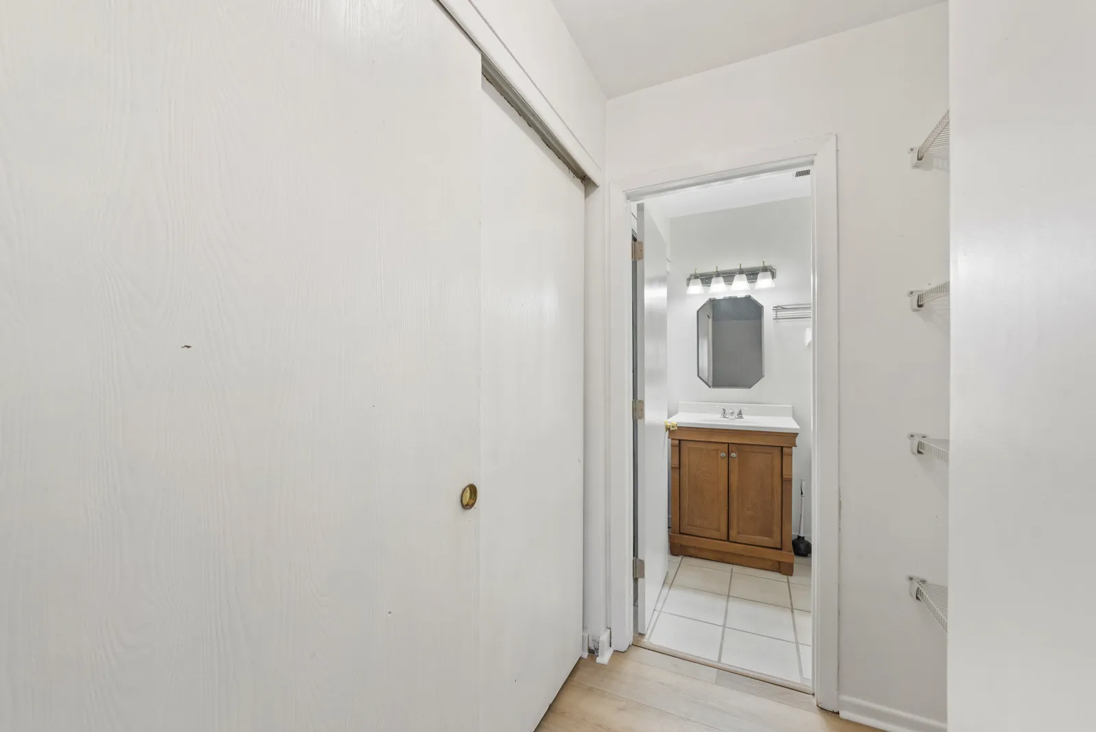 1420 Stonebridge Cir, ,  60189, USA 60189-Wheaton-IL