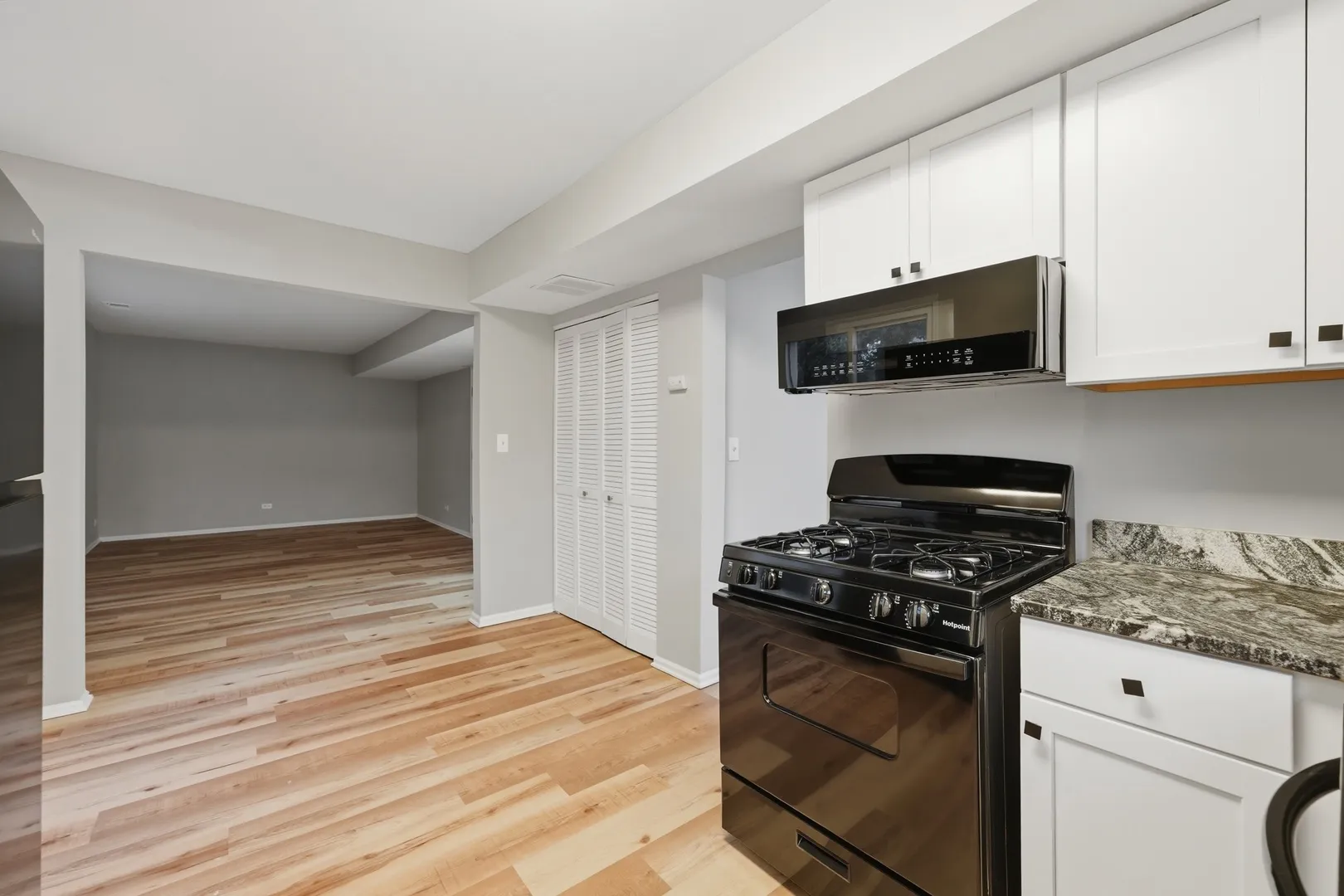 5039 Chambers Dr, , 60010, USA 60010-Hoffman Estates-IL