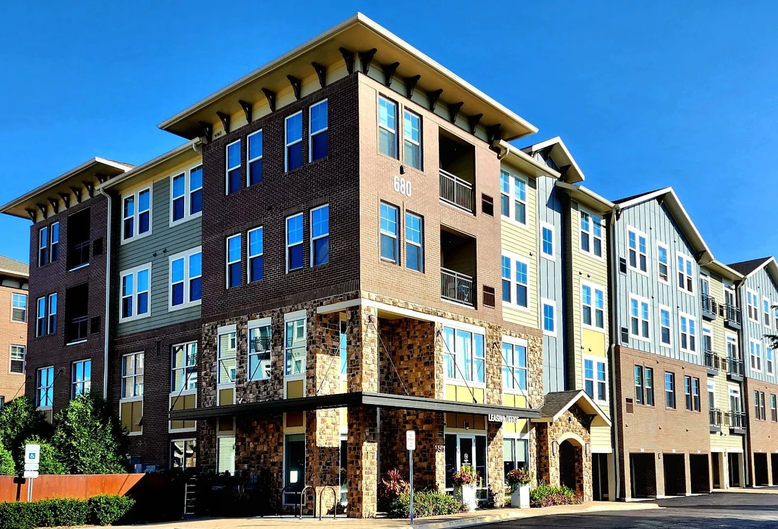 670 E Algonquin Rd, , 60173, USA 60173-Schaumburg-IL