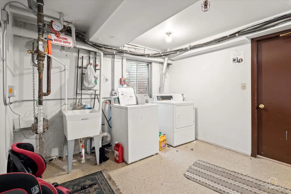 909 Buccaneer Dr, , 60173, USA 60173-Schaumburg-IL