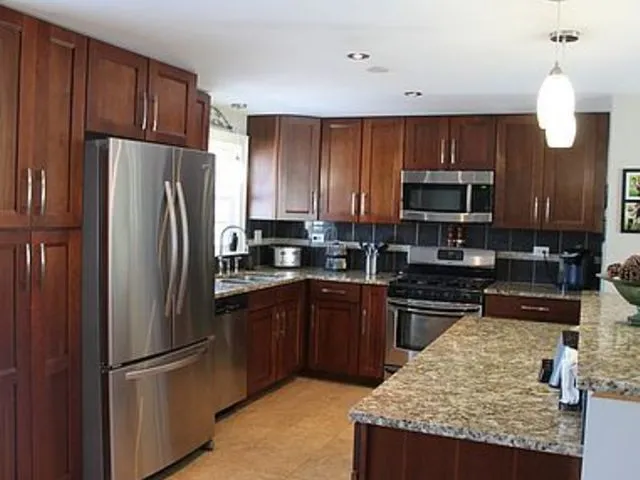 716 Kemah Ln, ,  60193, USA 60193-Schaumburg-IL
