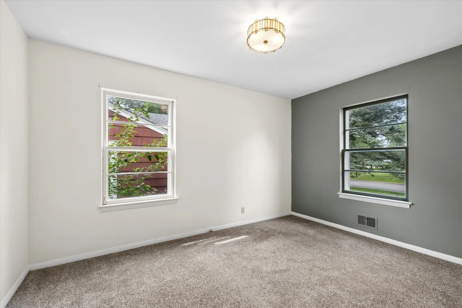 805 N Mitchell Ave, ,  60004, USA 60004-Arlington Heights-IL