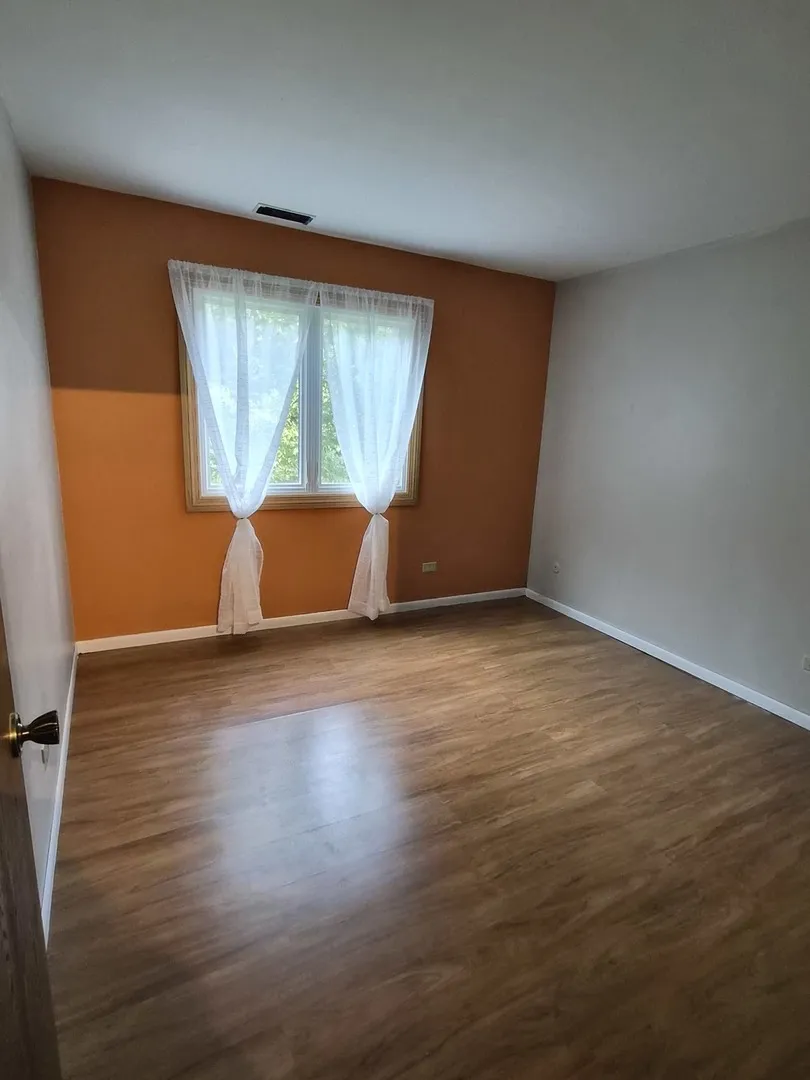 1482 Stonebridge Cir, ,  60189, USA 60189-Wheaton-IL