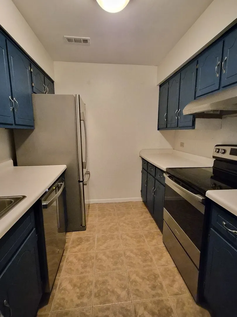 1482 Stonebridge Cir, ,  60189, USA 60189-Wheaton-IL