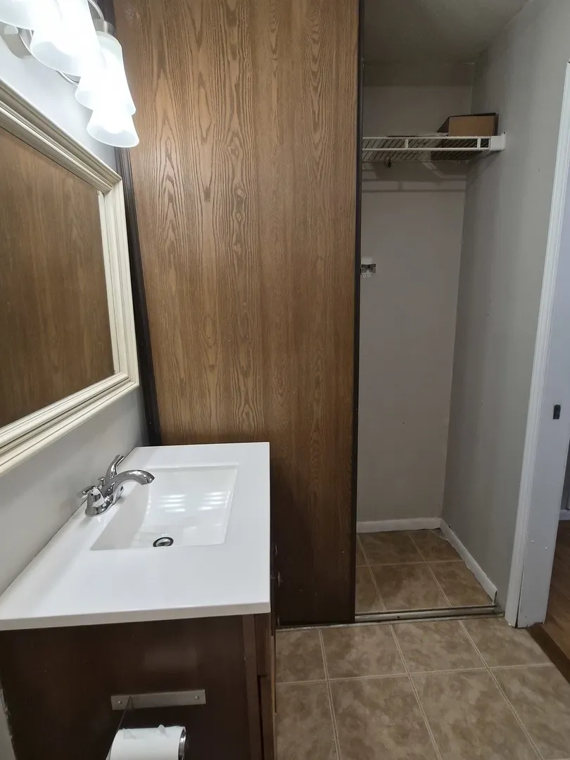 1482 Stonebridge Cir, ,  60189, USA 60189-Wheaton-IL
