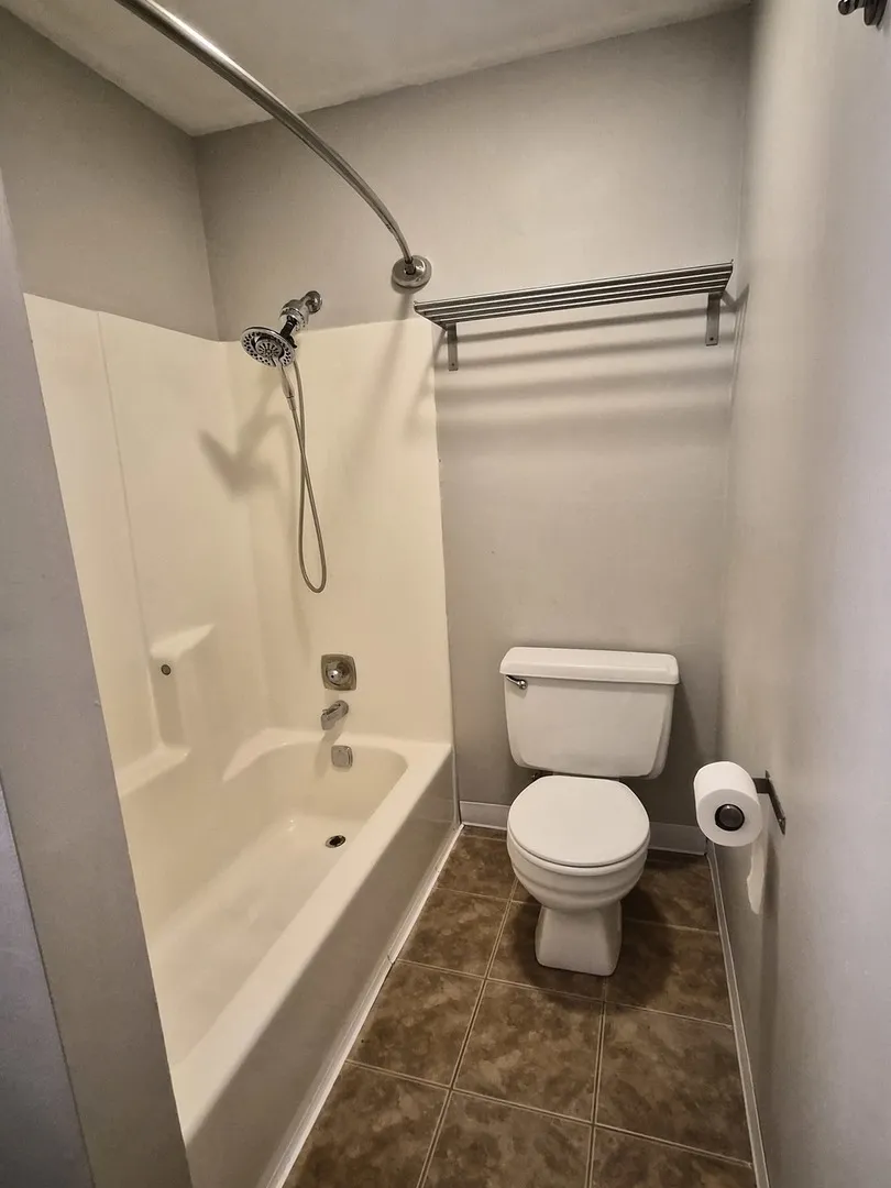 1482 Stonebridge Cir, ,  60189, USA 60189-Wheaton-IL