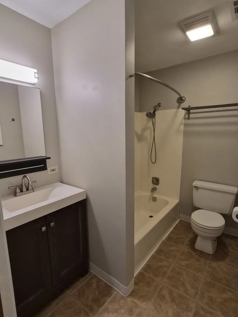 1482 Stonebridge Cir, ,  60189, USA 60189-Wheaton-IL