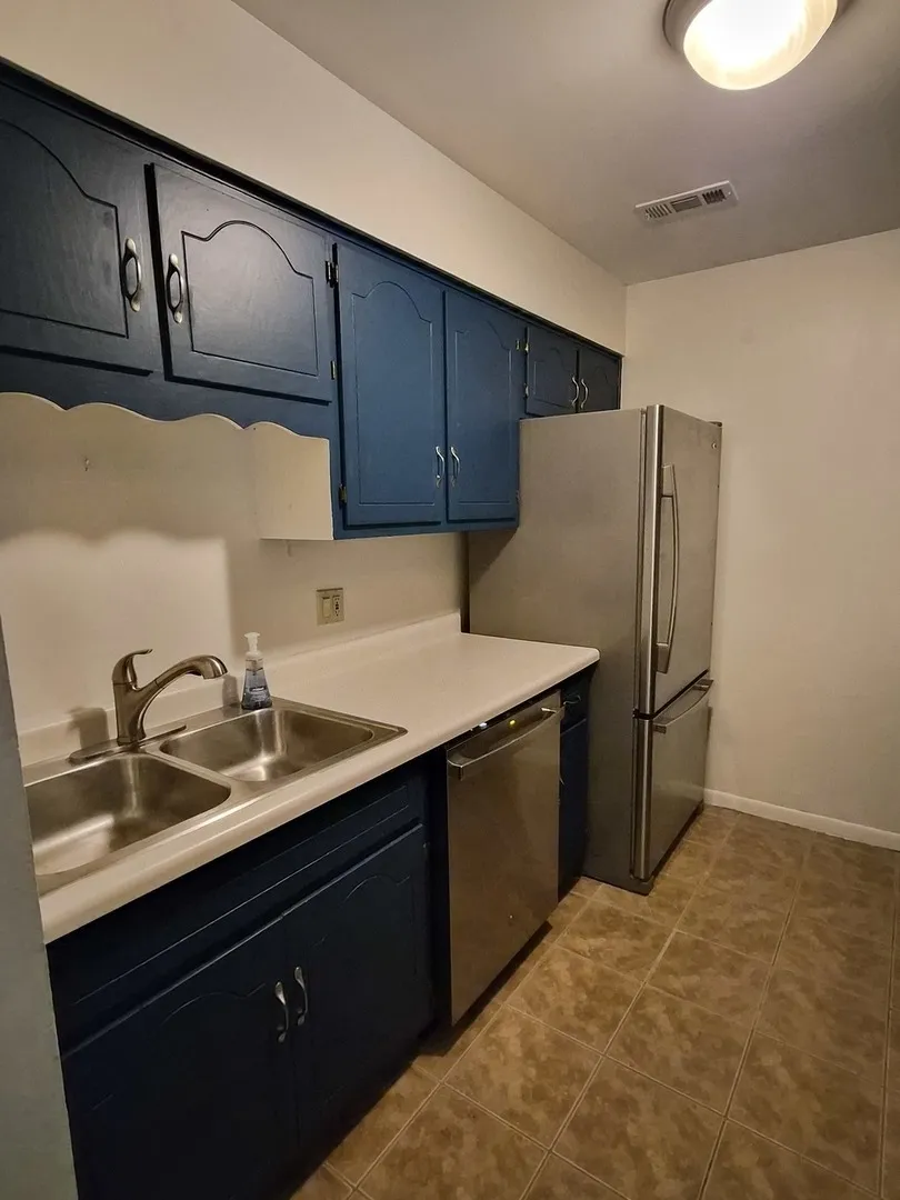 1482 Stonebridge Cir, ,  60189, USA 60189-Wheaton-IL