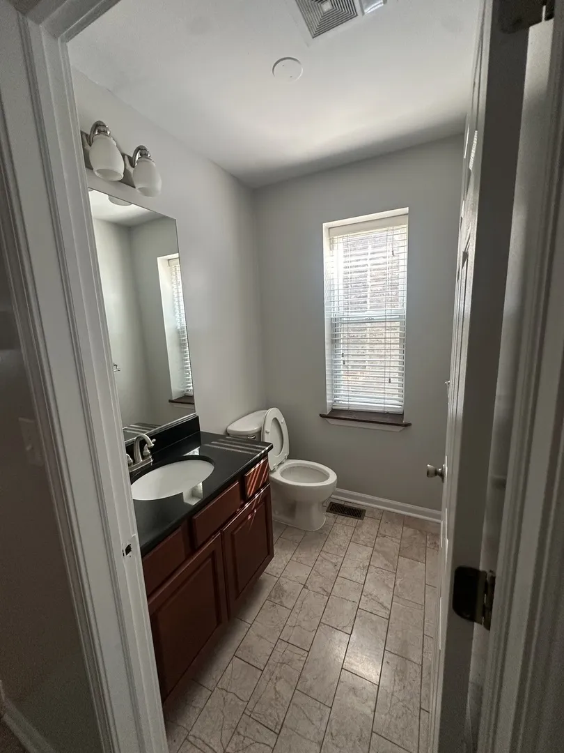 2449 W Taylor St, , 60612, USA 60612-Chicago-IL