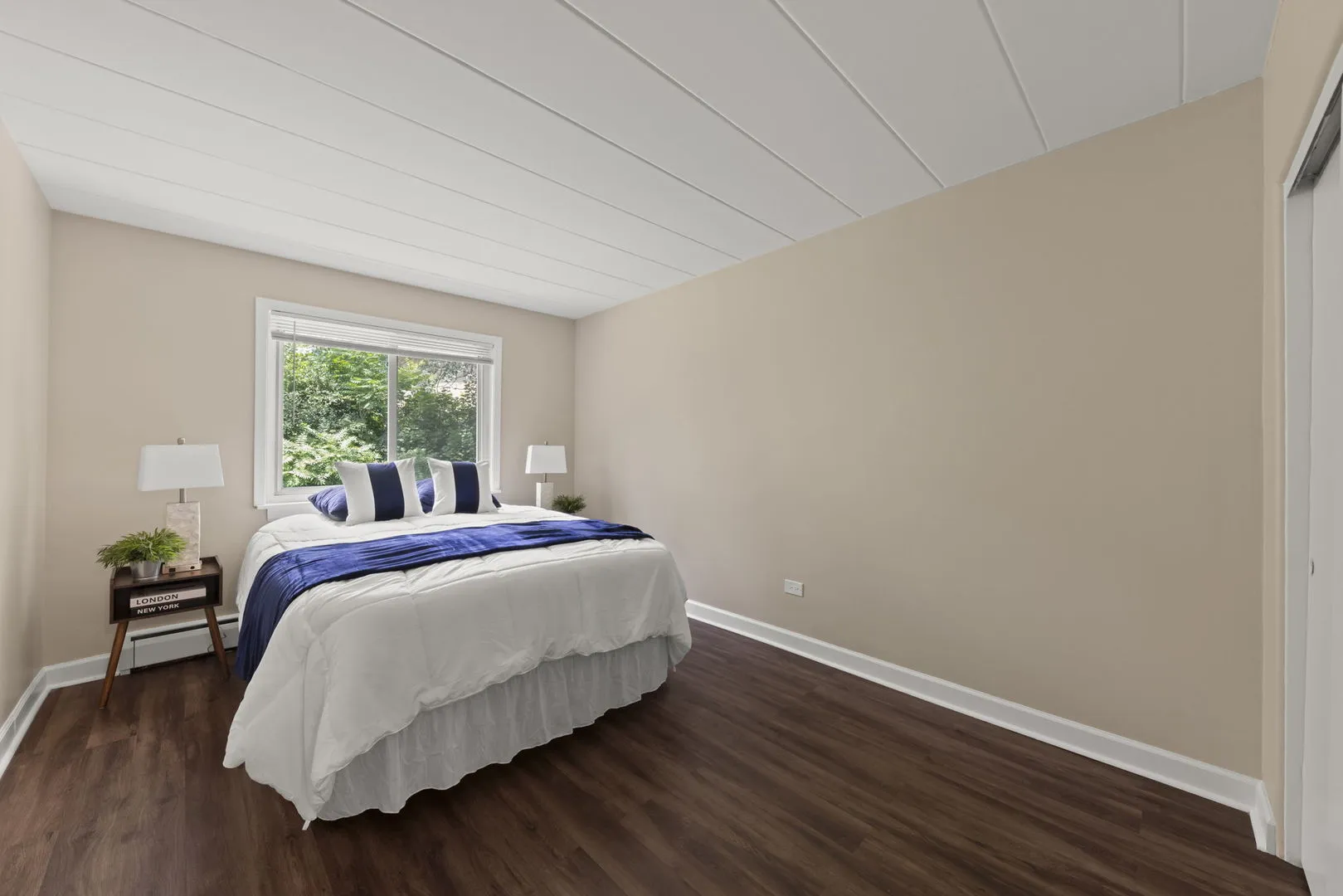 1307 College Ave, , 60187, USA 60187-Wheaton-IL