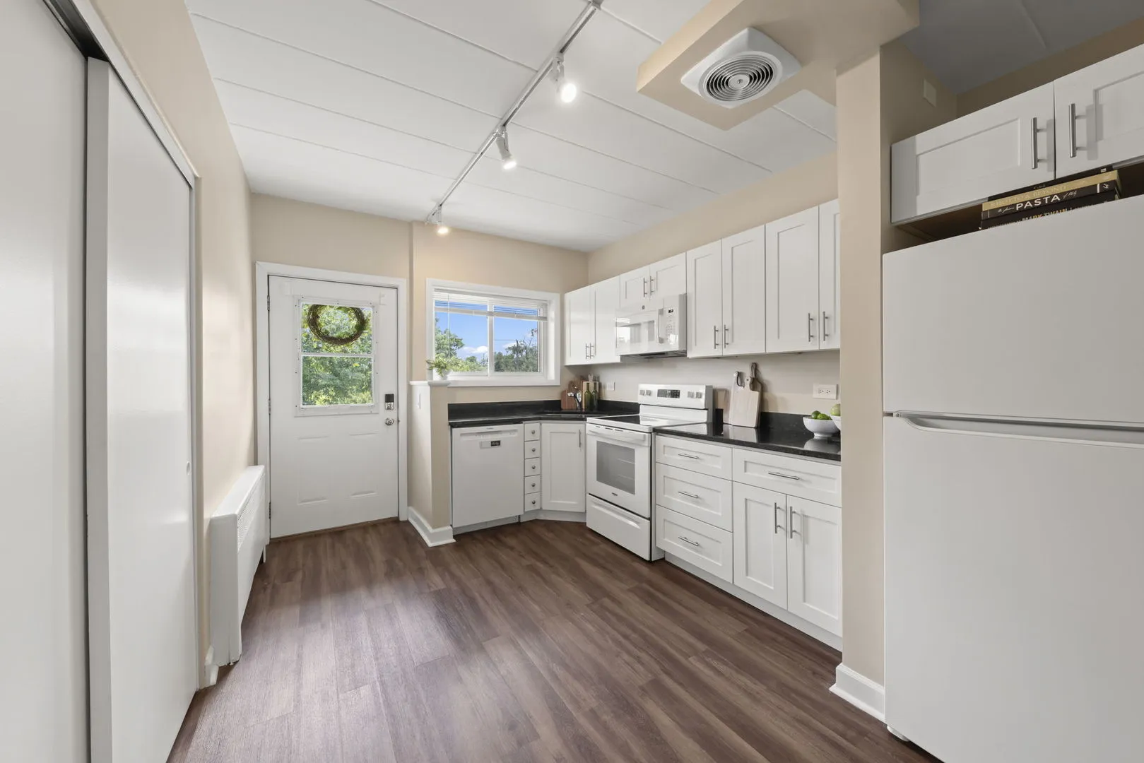 1307 College Ave, , 60187, USA 60187-Wheaton-IL