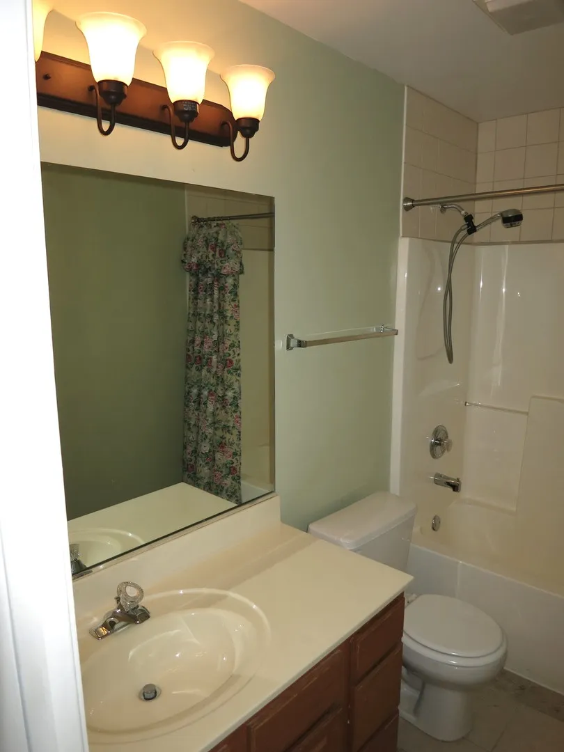 2039 Tamahawk Ln, , 60564, USA 60564-Naperville-IL